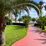 Апартаменты Nereidas Beachfront *